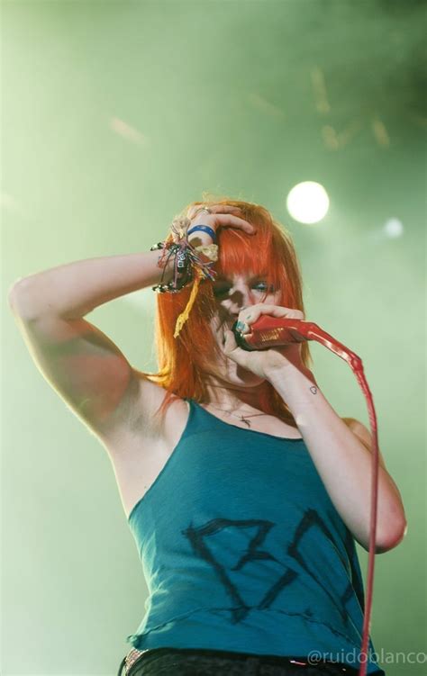 hayley williams tits|Hayleys lovely tits : r/hayleywilliamsNSFW